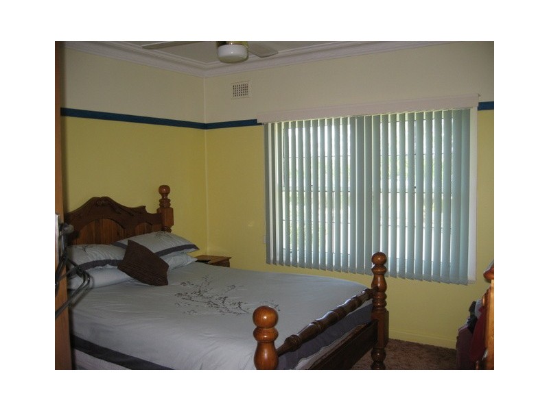 28 Wentworth St, Parkes NSW 2870