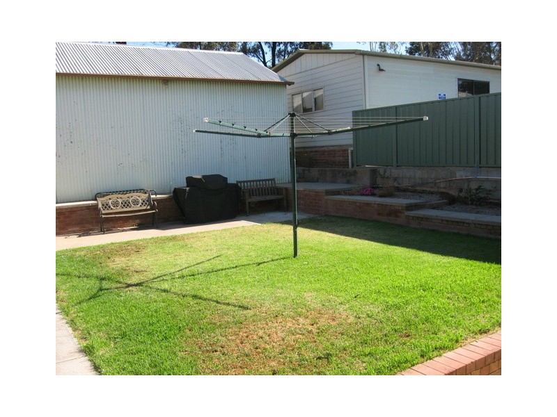 28 Wentworth St, Parkes NSW 2870