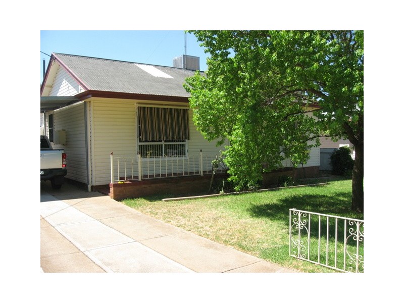 23 Thornbury Street, Parkes NSW 2870