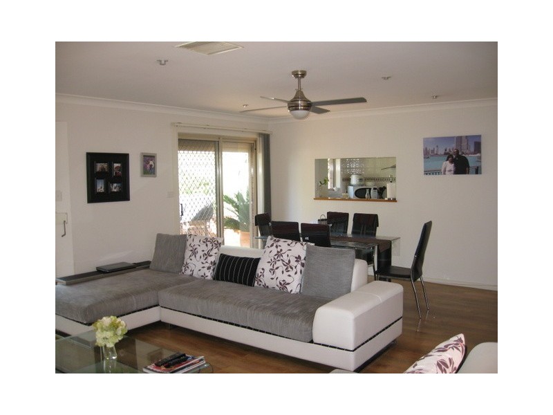 1/8 Cobden Place, Parkes NSW 2870