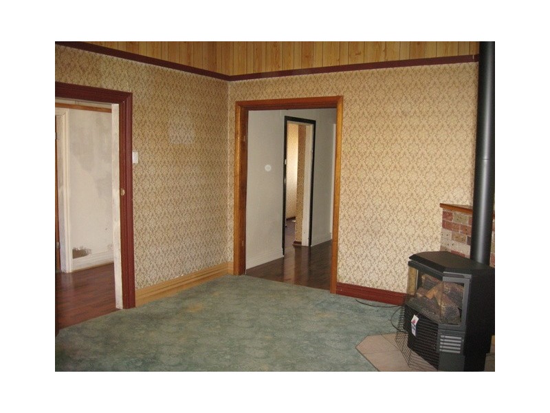 6 Close Street, Parkes NSW 2870