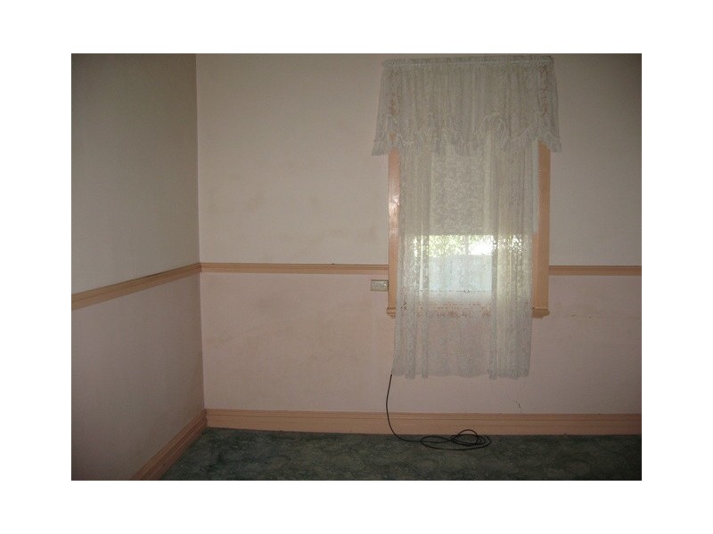 6 Close Street, Parkes NSW 2870