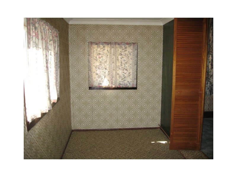 6 Close Street, Parkes NSW 2870