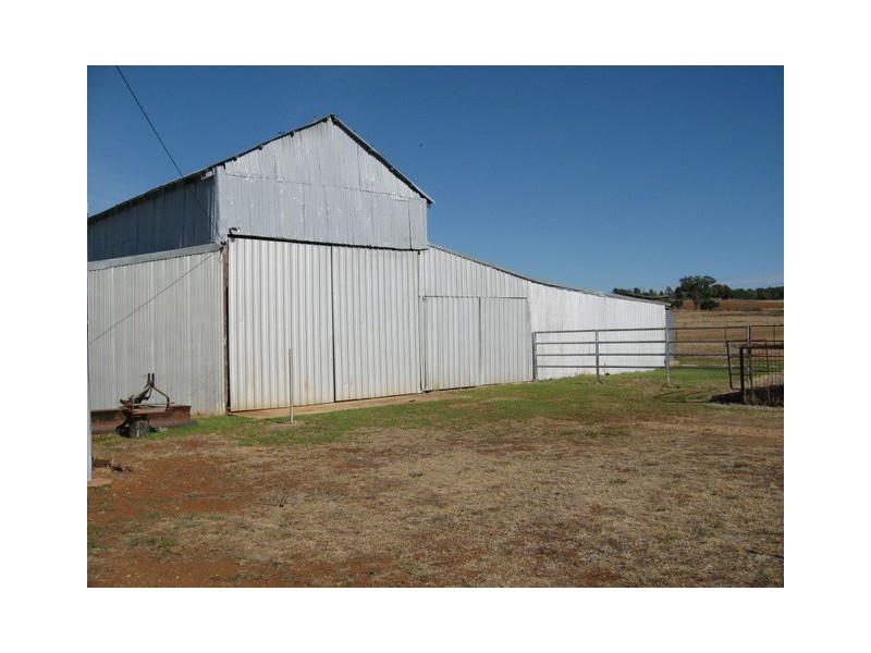 23 Tanks Road, Parkes NSW 2870