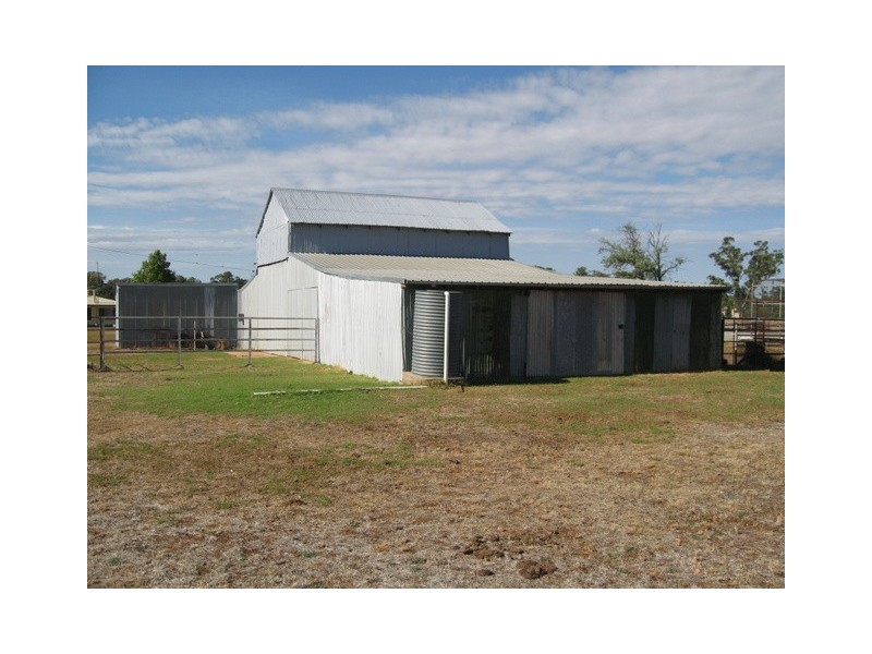 23 Tanks Road, Parkes NSW 2870