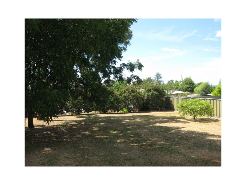 27 Mengarvie Road, Parkes NSW 2870