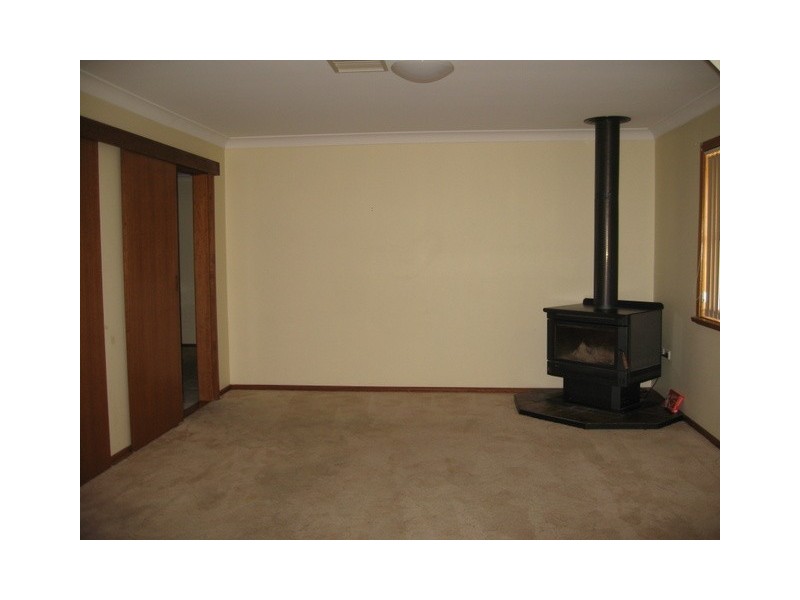 27 Mengarvie Road, Parkes NSW 2870
