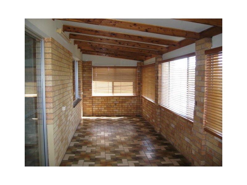 27 Mengarvie Road, Parkes NSW 2870