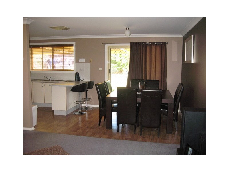 13 Ebelina Crescent, Parkes NSW 2870