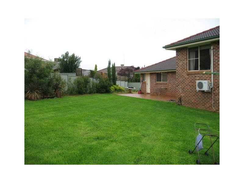 9 Glengowrie Close, Parkes NSW 2870