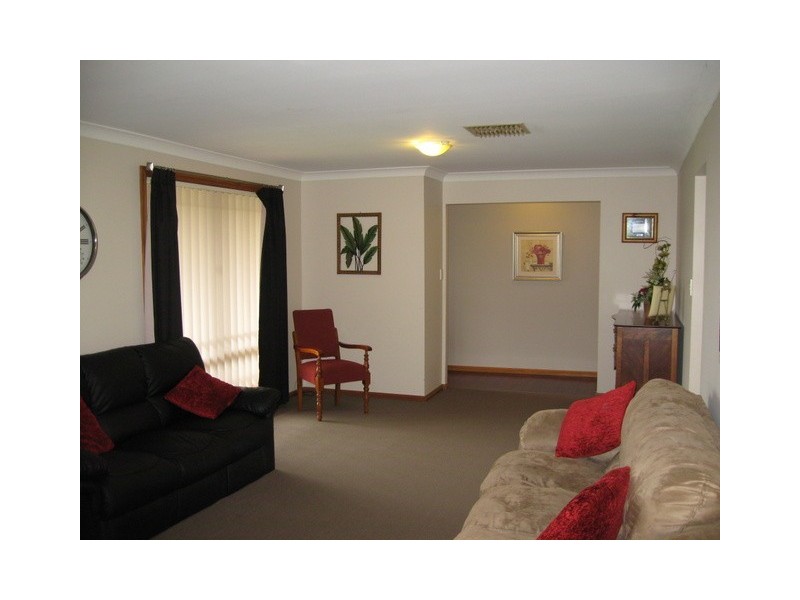 9 Glengowrie Close, Parkes NSW 2870