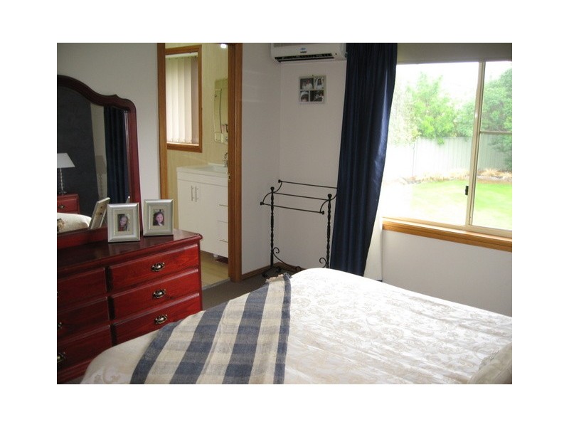 9 Glengowrie Close, Parkes NSW 2870