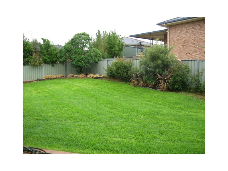 9 Glengowrie Close, Parkes NSW 2870