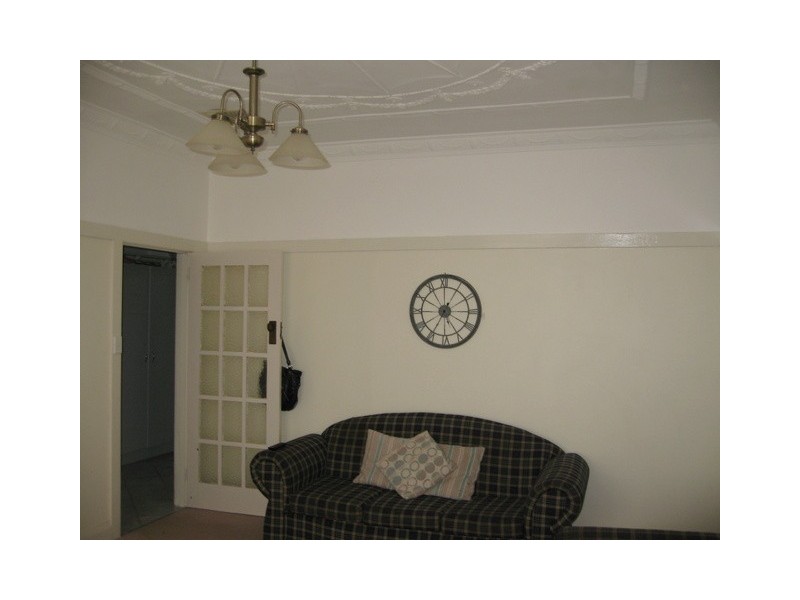 2 Cooke Street, Parkes NSW 2870