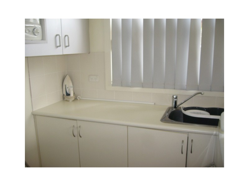 2 Cooke Street, Parkes NSW 2870