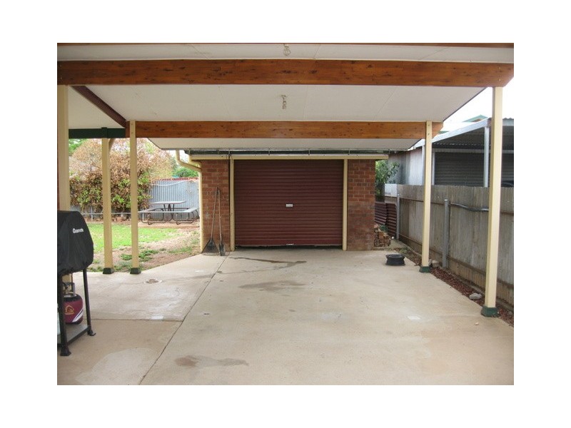 2 Cooke Street, Parkes NSW 2870