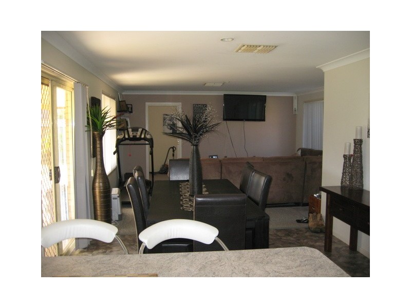 102 Dalton Street, Parkes NSW 2870