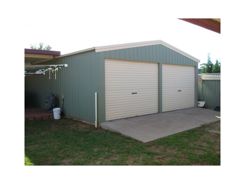 102 Dalton Street, Parkes NSW 2870