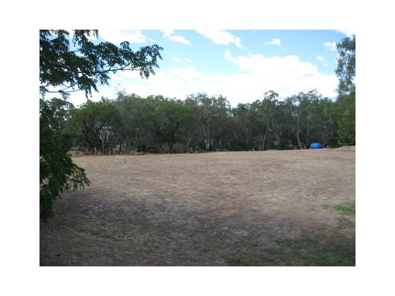 18 Billabong Crescent, Parkes NSW 2870
