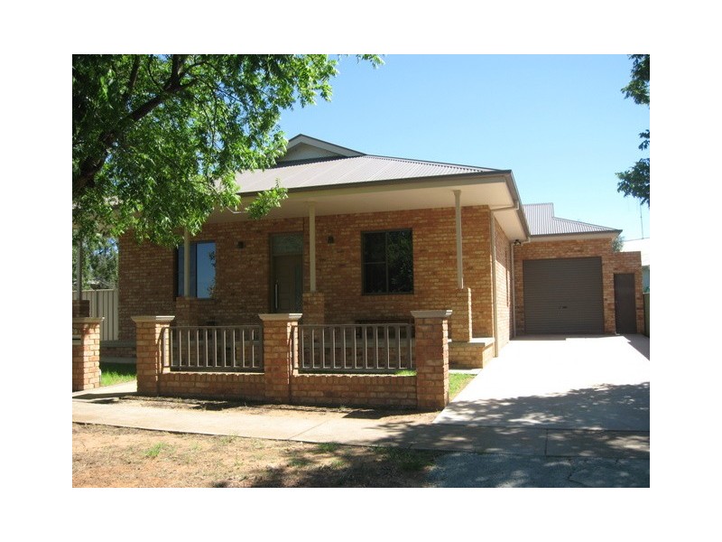 70 Dalton Street, Parkes NSW 2870