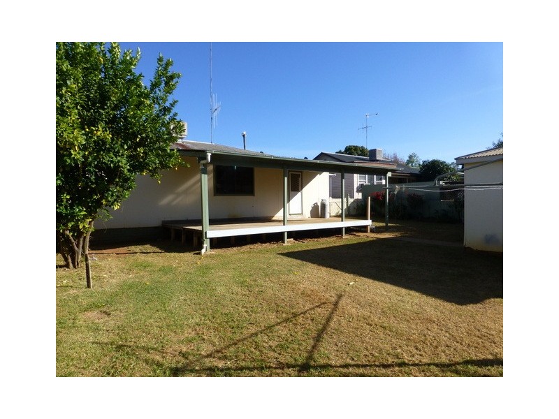 5 Hume Street, Parkes NSW 2870