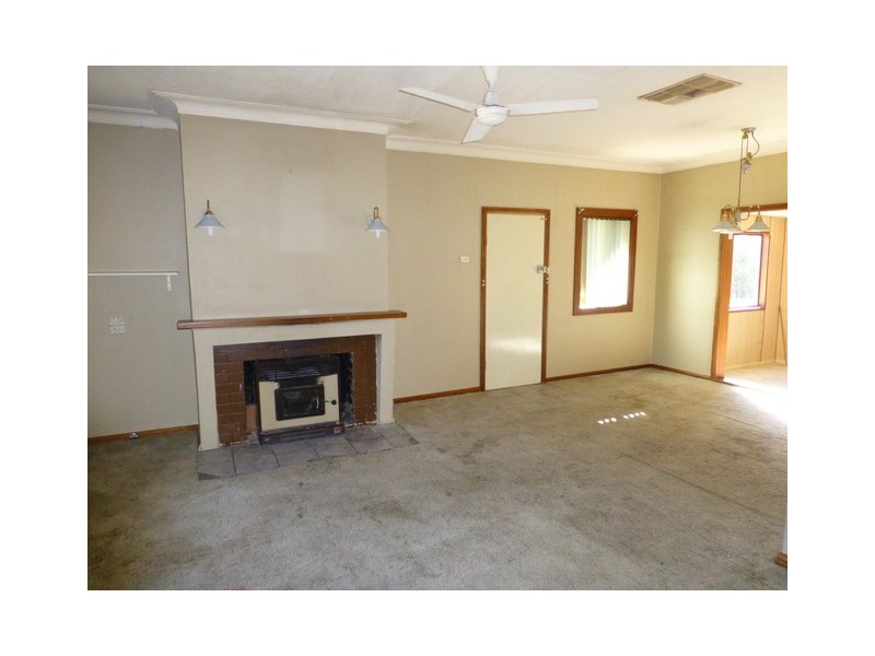 5 Hume Street, Parkes NSW 2870