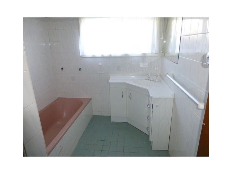 5 Hume Street, Parkes NSW 2870