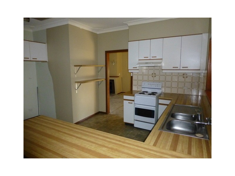 5 Hume Street, Parkes NSW 2870