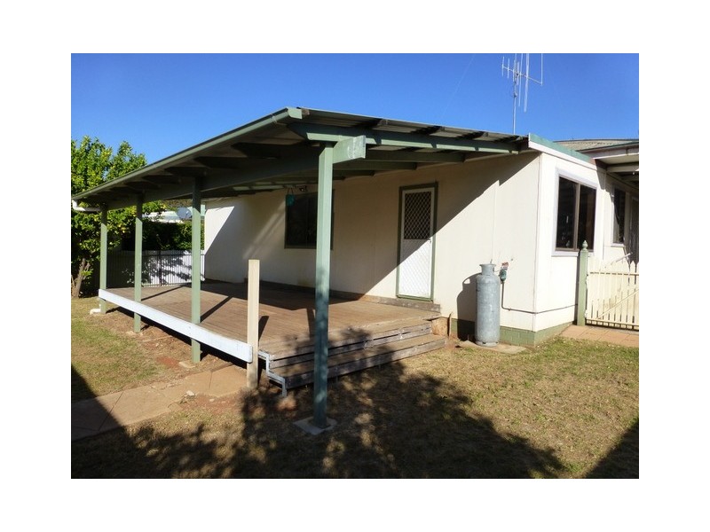 5 Hume Street, Parkes NSW 2870
