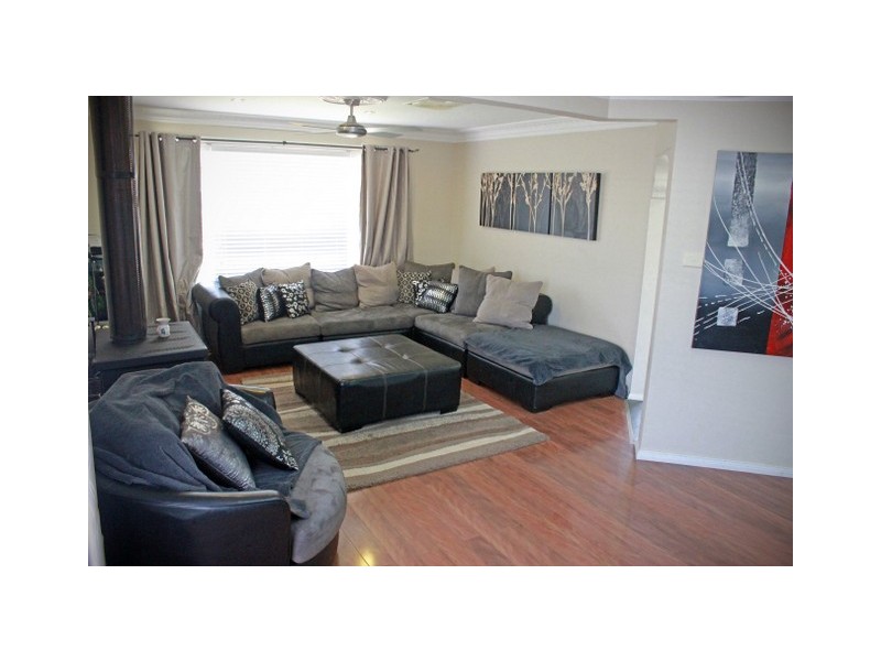 8 Dalley Street, Parkes NSW 2870