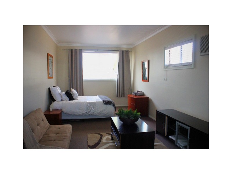 8 Dalley Street, Parkes NSW 2870
