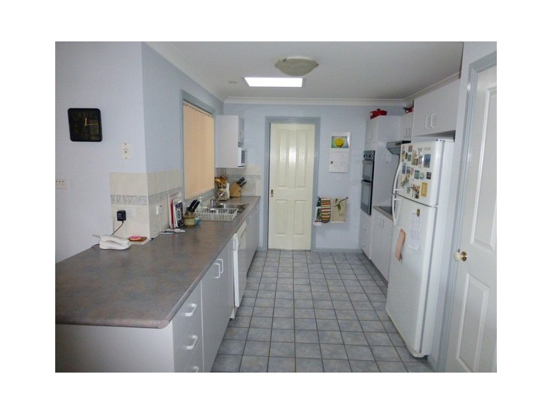 8 Russell Street, Parkes NSW 2870