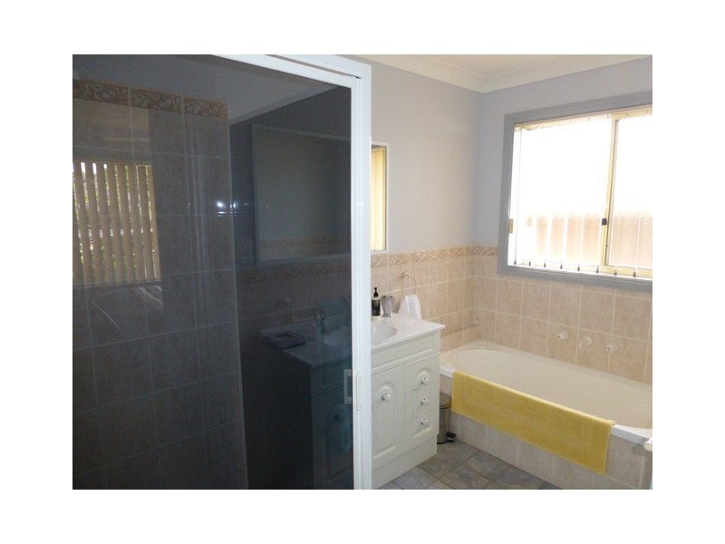 8 Russell Street, Parkes NSW 2870
