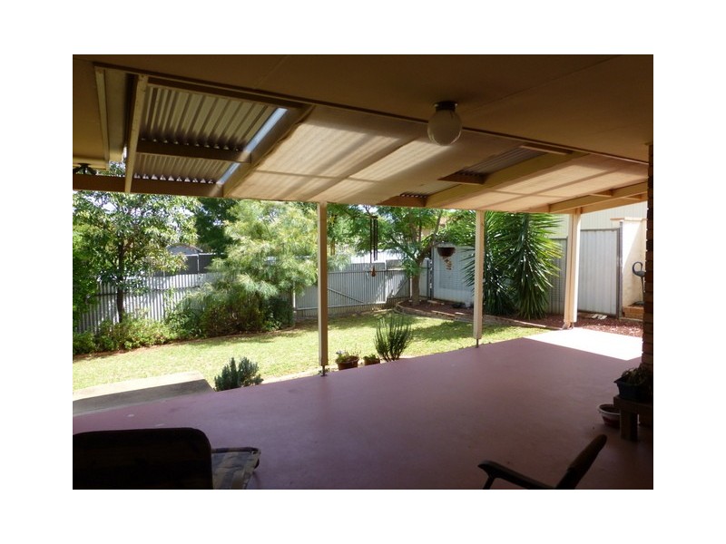 8 Russell Street, Parkes NSW 2870
