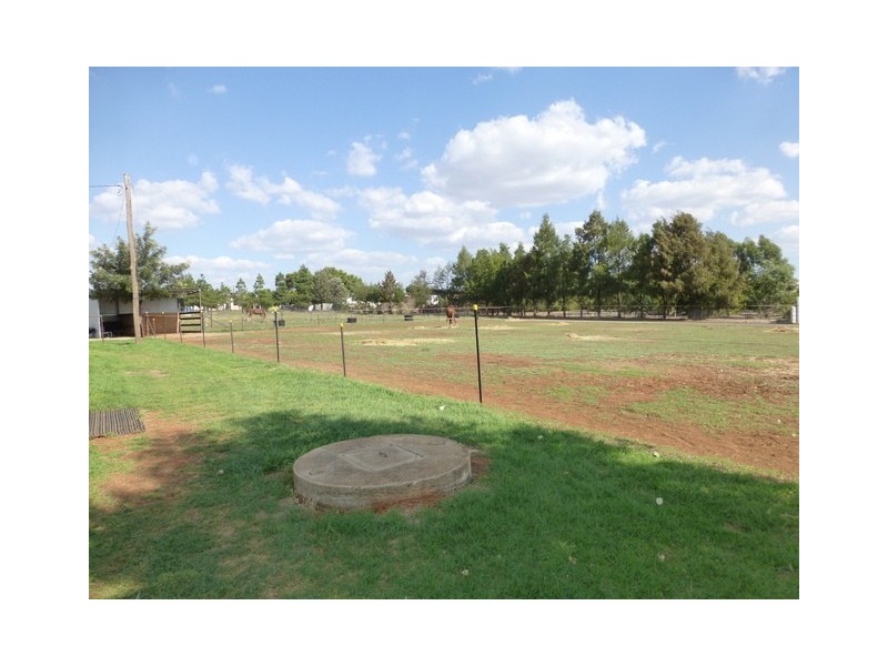 9 Dunns Lane, Parkes NSW 2870