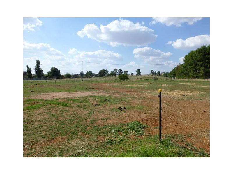 9 Dunns Lane, Parkes NSW 2870