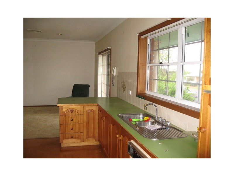 24 Caswell Street, Peak Hill NSW 2869