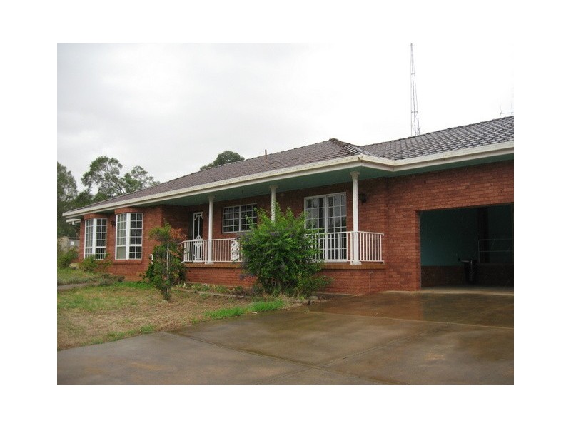 24 Caswell Street, Peak Hill NSW 2869