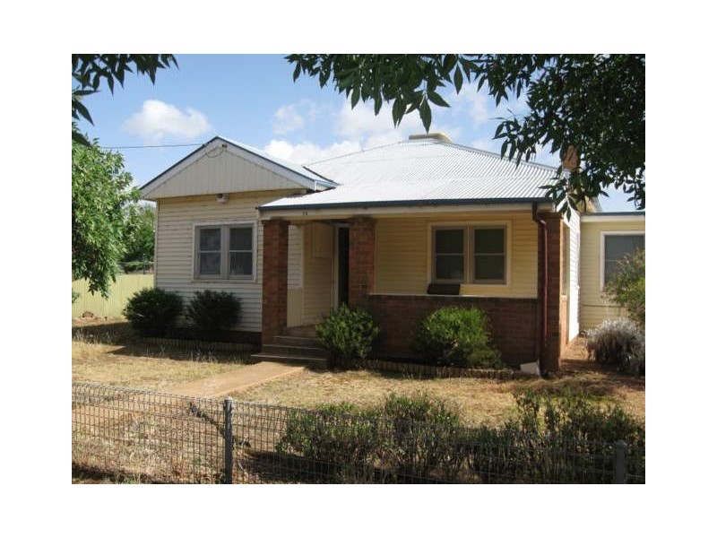 25 Clarinda, Parkes NSW 2870