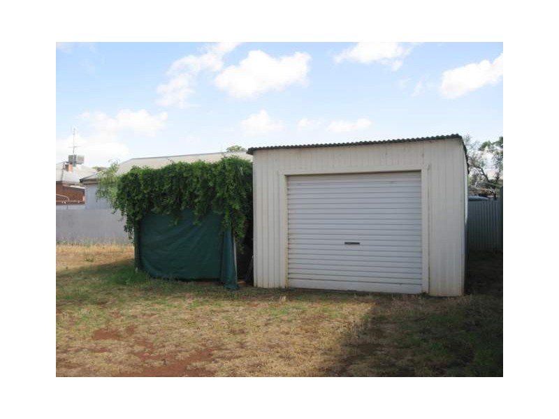 25 Clarinda, Parkes NSW 2870