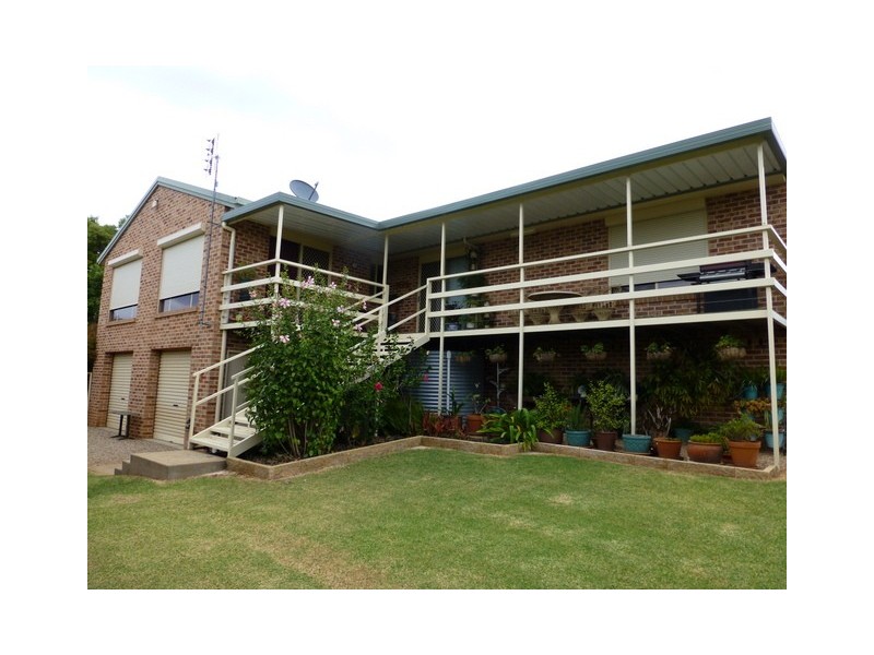 16 Vaucluse Place, Parkes NSW 2870