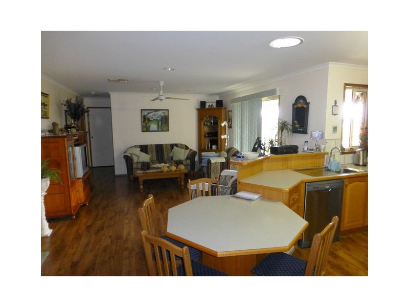 16 Vaucluse Place, Parkes NSW 2870