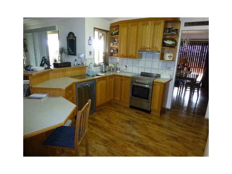 16 Vaucluse Place, Parkes NSW 2870