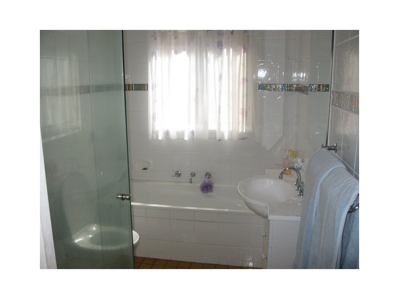 12 Hume Street, Parkes NSW 2870