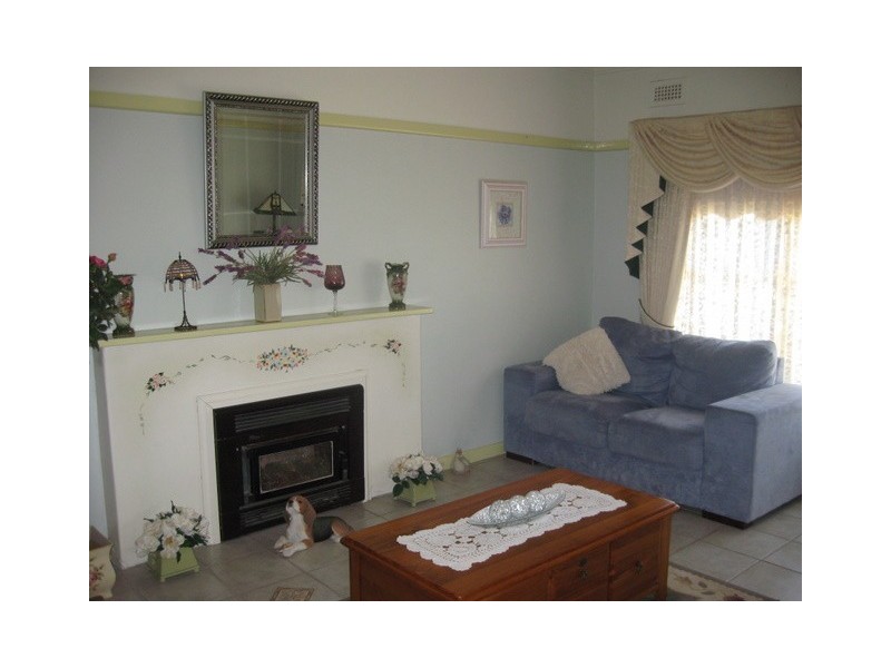 12 Hume Street, Parkes NSW 2870