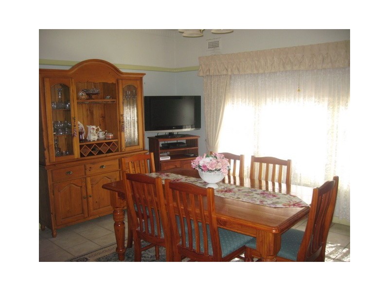 12 Hume Street, Parkes NSW 2870