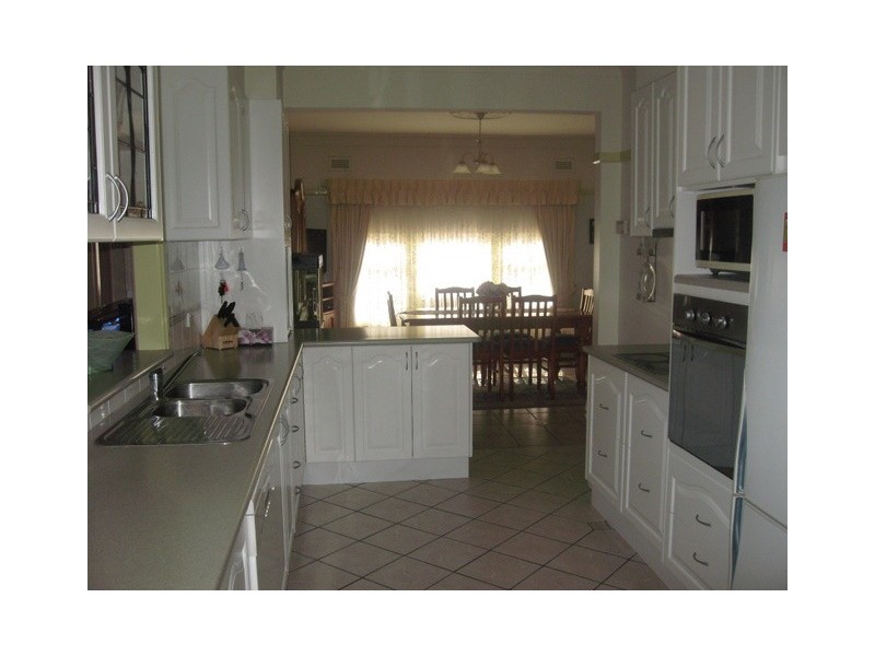 12 Hume Street, Parkes NSW 2870