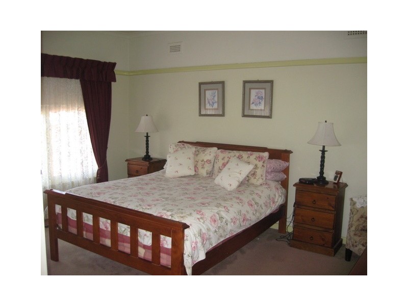 12 Hume Street, Parkes NSW 2870
