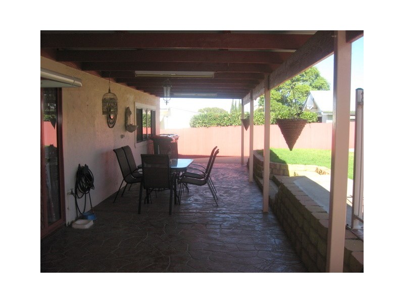 12 Hume Street, Parkes NSW 2870