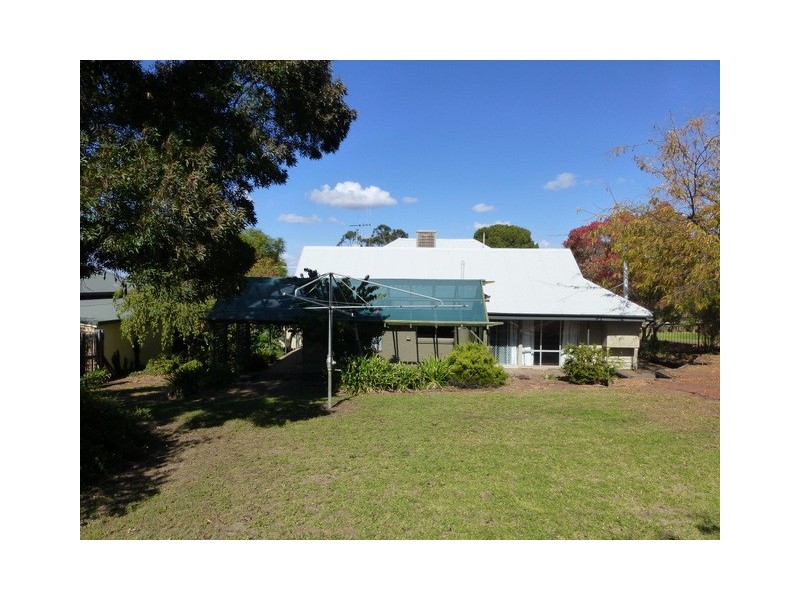 26 Gap Street, Parkes NSW 2870